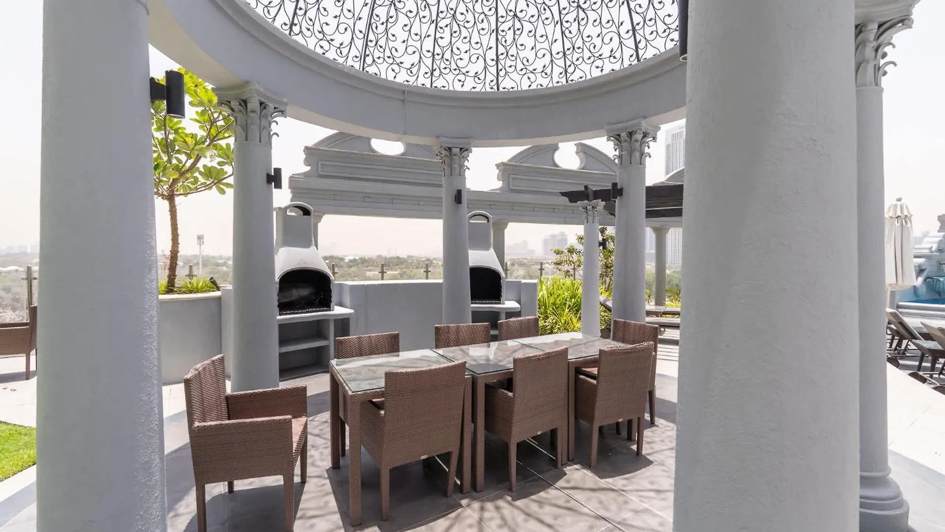 Stylish Difc Apartment Sleeps 4 With Pool & Gym Dubaj