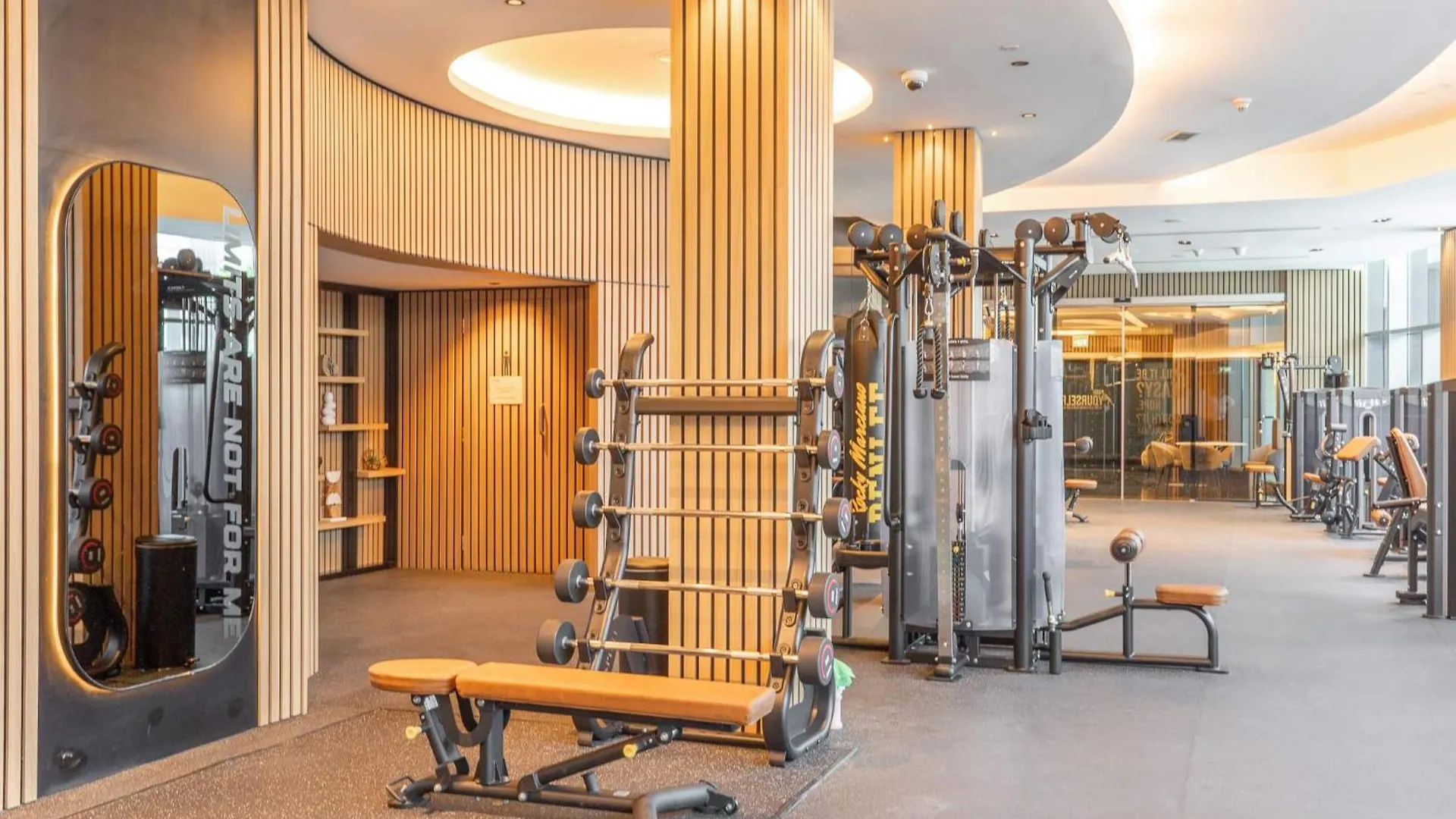 Stylish Difc Apartment Sleeps 4 With Pool & Gym Dubaj