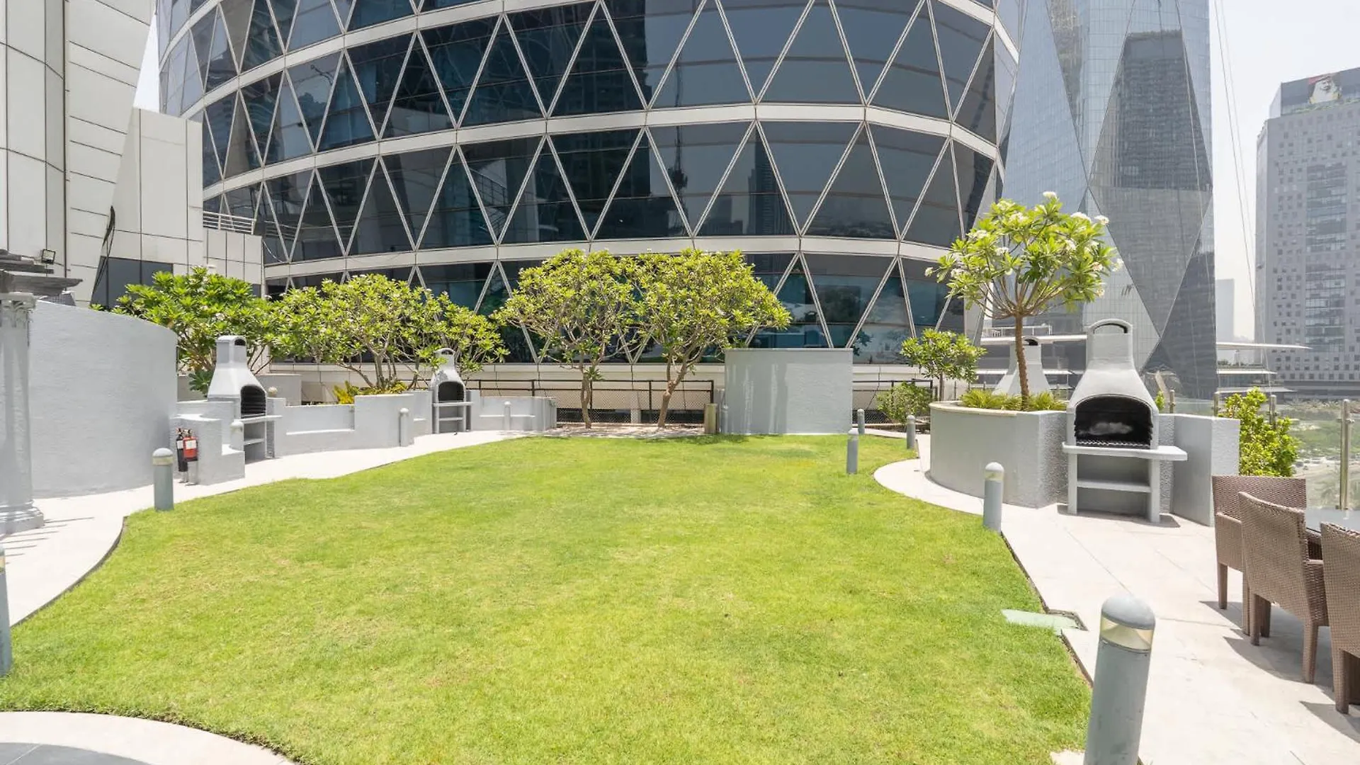 Stylish Difc Apartment Sleeps 4 With Pool & Gym دبي 0*,  الإمارات العربية المتحدة